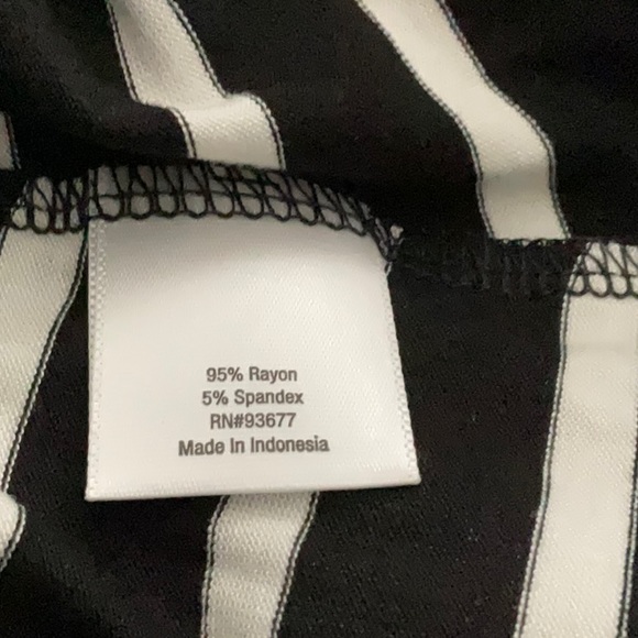 NWOT A.N.A BLACK AND WHITE STRIPED SKIRT - Picture 4 of 4